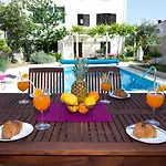 Apartments Villa Roza
