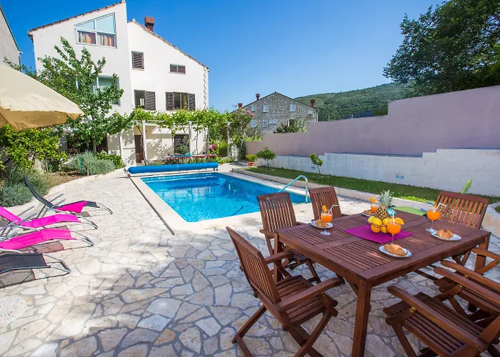 Apartments Villa Roza